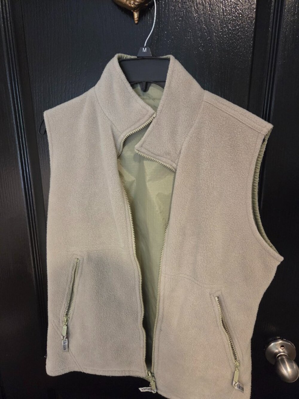 Women's Fleece Vest Alexara Brand Pale green full zipper size Medium 10 -12